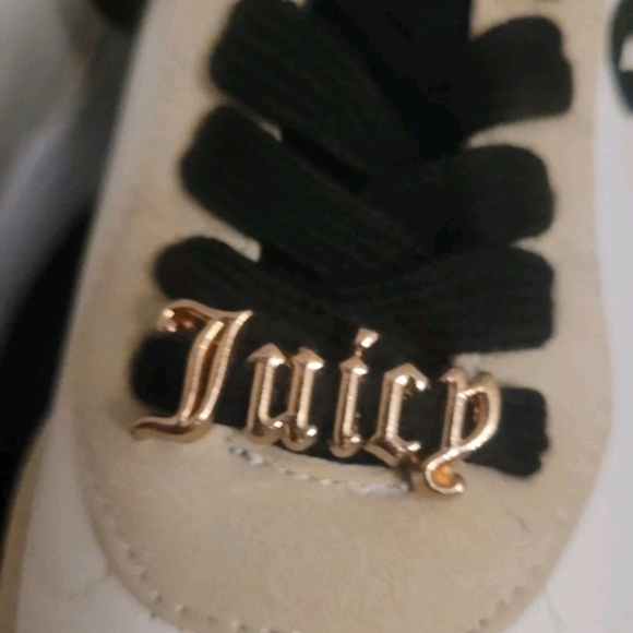 Womens JUICY COUTURE New In Box Tan And WHITE Sneakera - Picture 5 of 8